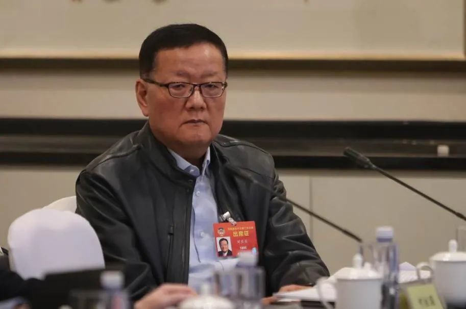 凤凰卫视旗下凤凰金融董事长贺鑫被刑事拘留他的岳父刘长乐能全身而退