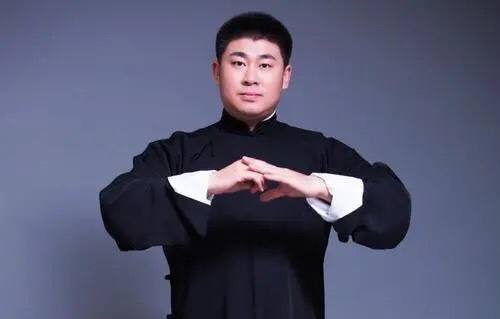 被德云社除名,投靠曹云金,暗讽郭德纲,逆徒郭鹤鸣有多卑劣?