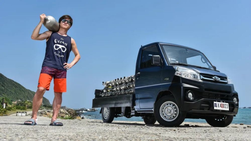 种植等工作需求,甚至当地的旅游观光车都有用皮卡版中华菱利改装而来