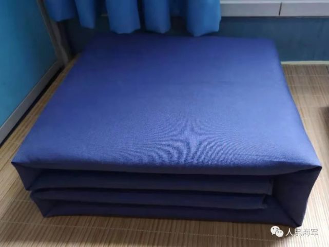 深蓝电台陪伴每一个热爱海军的你主播寄语:一身浪花白,一颗报国心.
