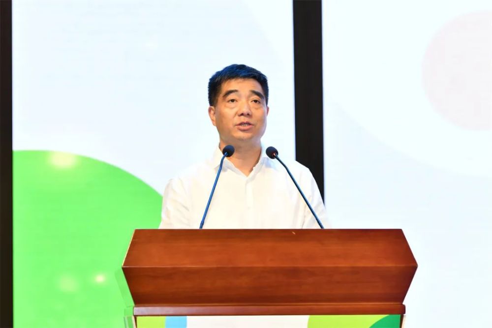 熊俊在讲话中说,此次深入推动"万名大学生看溧水"活动,是高校共青团