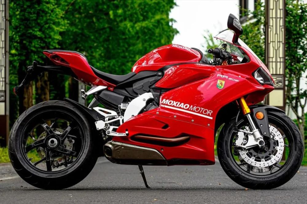 外观山寨杜卡迪panigale的摩枭500rr发布售价29990起