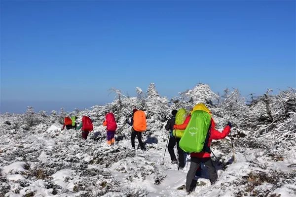 "鳌太"穿越不是逛公园!"五一"假期,两名"驴友"不幸遇难_腾讯新闻