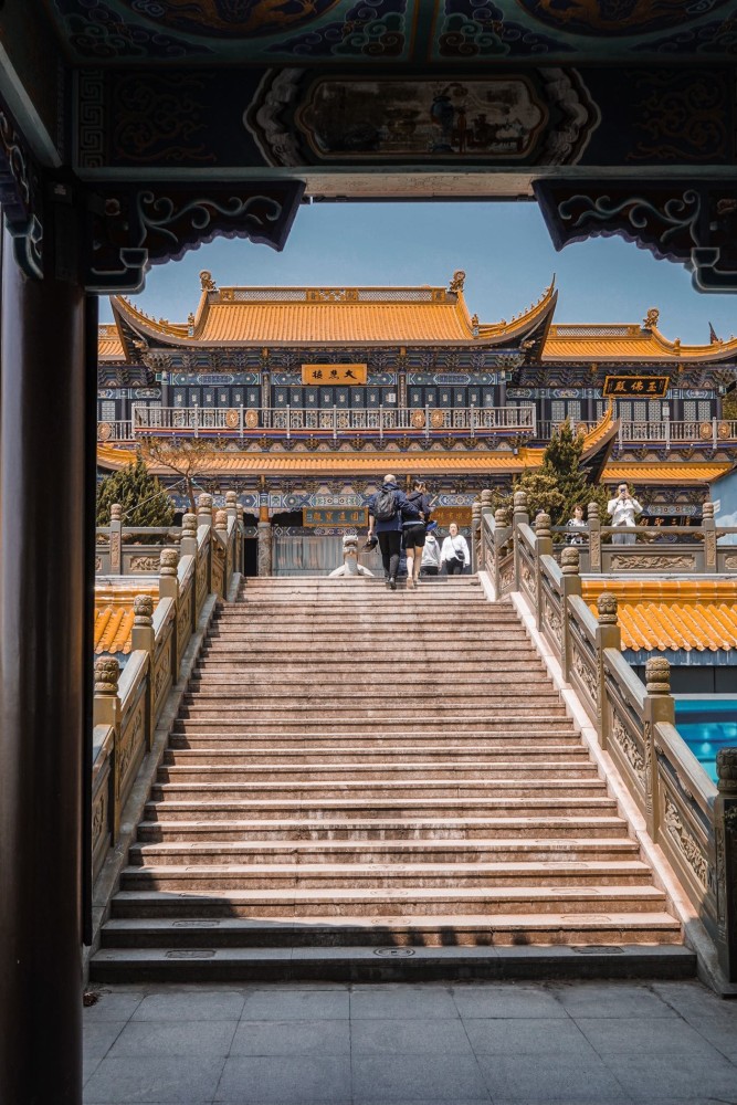 舟山旅行嵊泗大悲山灵音禅寺面朝大海大悲山大灵音寺位于