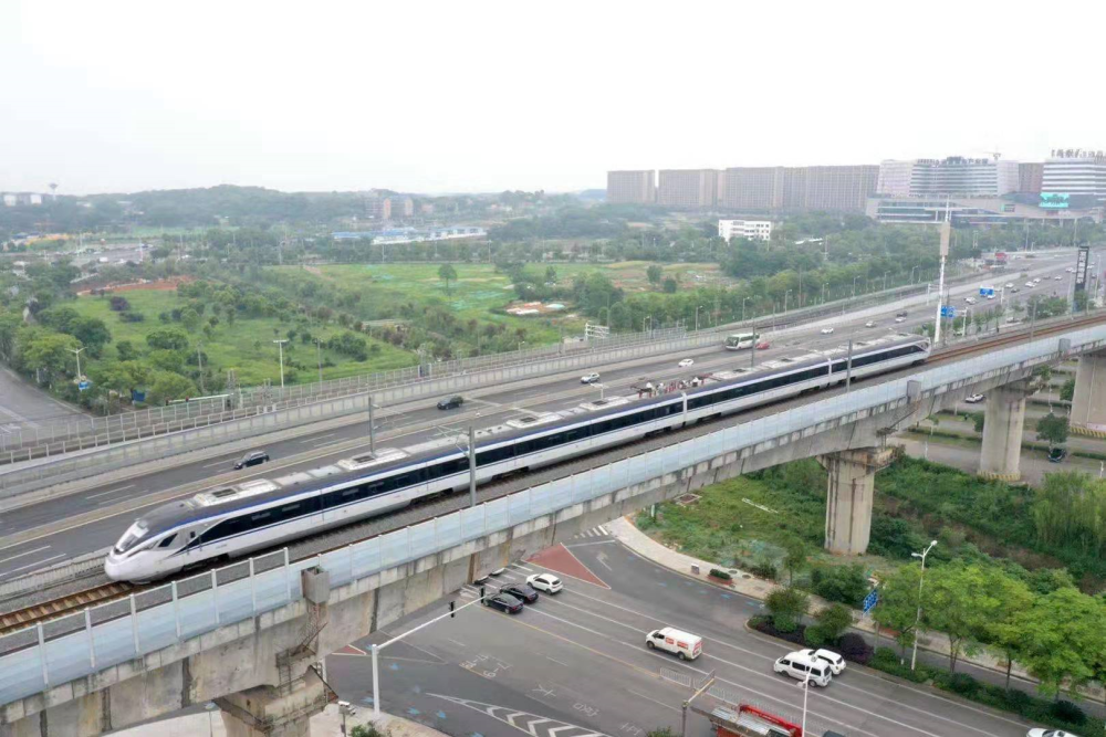 长株潭城铁开启公交化运营模式