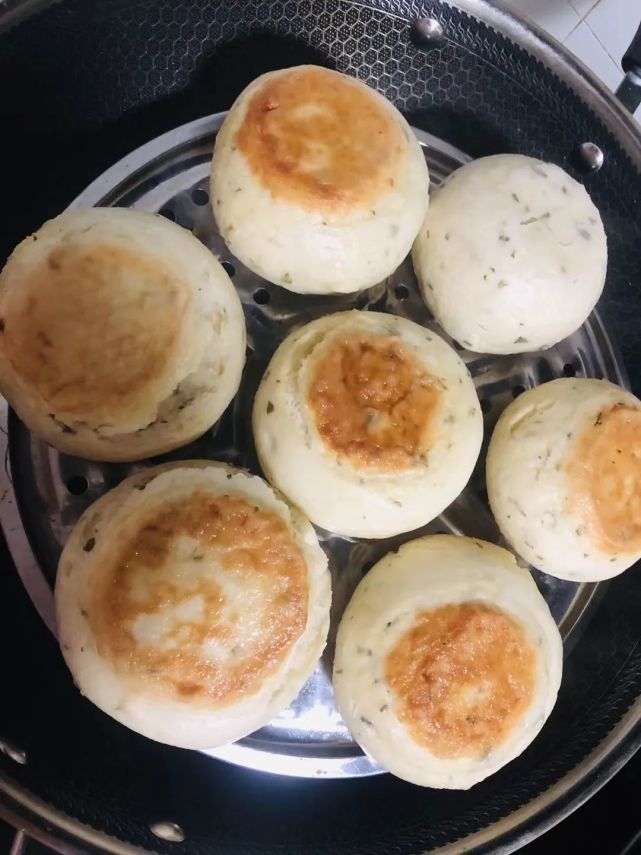 旬邑特色小吃狗舌头馍先烙后蒸香甜可口