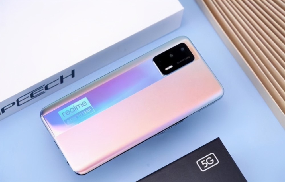 天玑12004500mah中档价位的旗舰机好评率94小米压力不小