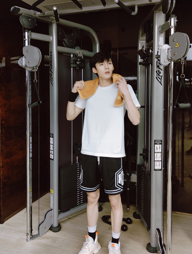 偶像又又又塌房邓超元被曝pua赵尧珂公开与其聊天记录