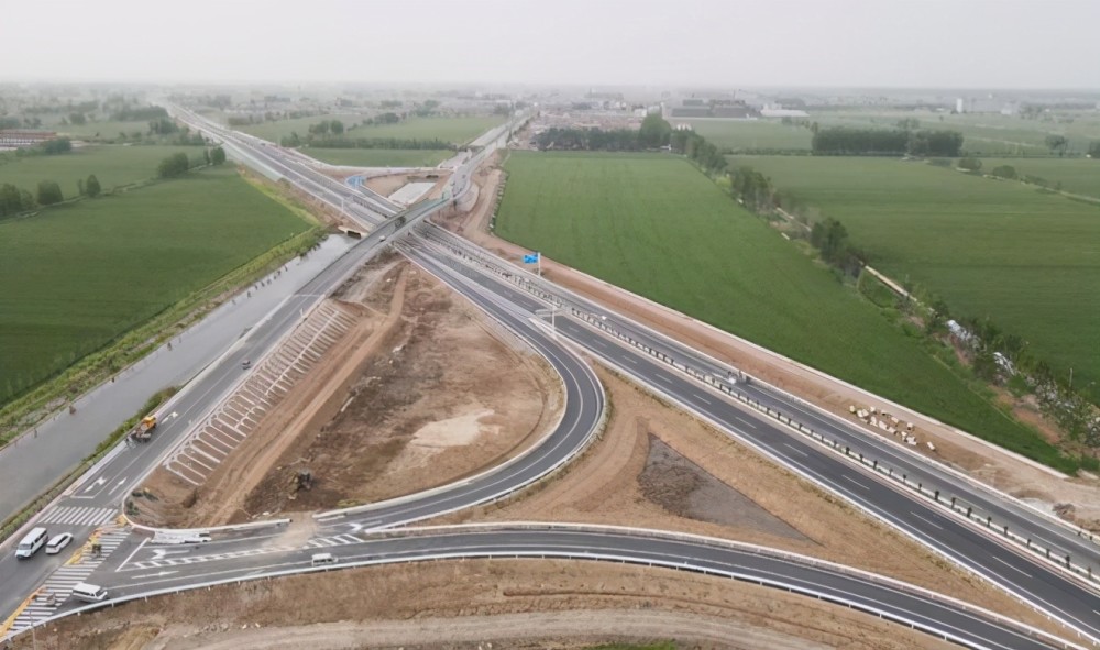 也是主城交通的出入道路,对未来徐州形成"公路环 高速环 快速环 射线"