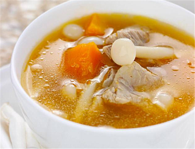 白玉菇炖排骨汤多加一个它汤鲜味美香味更浓