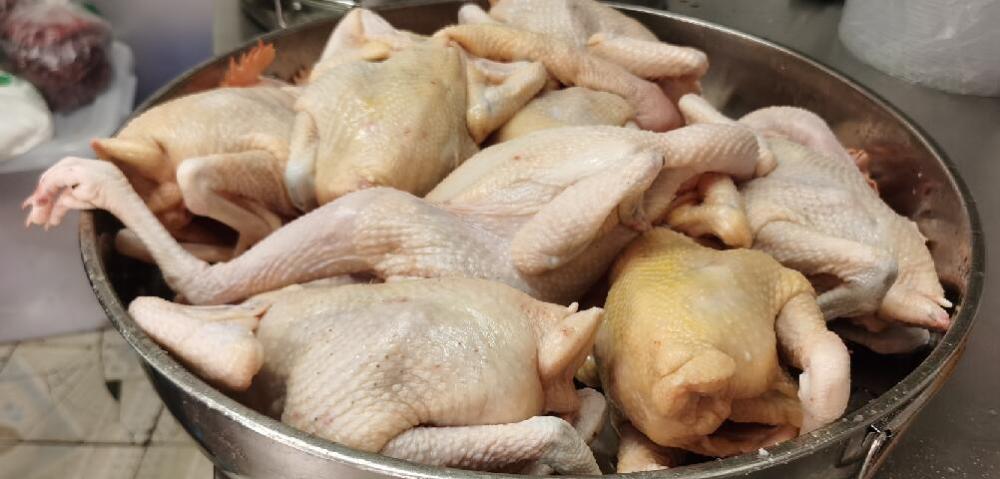 巷子里飘香的网红竹盐鸡落户扶绥老街