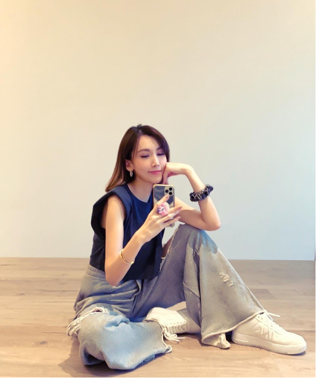 怪不得陈若仪婚后这么幸福看身材不像生了三个孩子真迷人