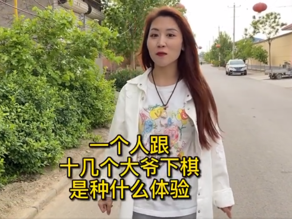 热议!林丹装路人去羽毛球场,被大叔嫌弃不专业?结果