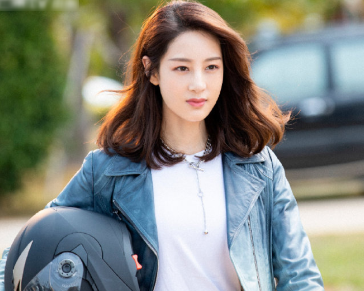 芒果台又一新剧未播先火,男女主cp感爆棚,我却被配角颜值吸引