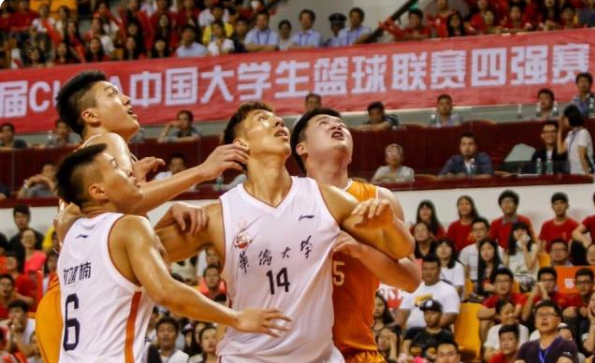 球星 万圣伟透露网红球星真实收入！直言打CBA不为钱，只是热爱