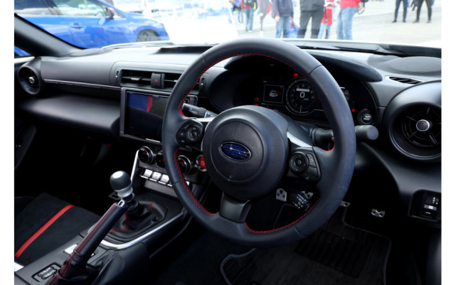 跟警察叔叔解释不清了,我的brz sti真的是原厂大尾翼