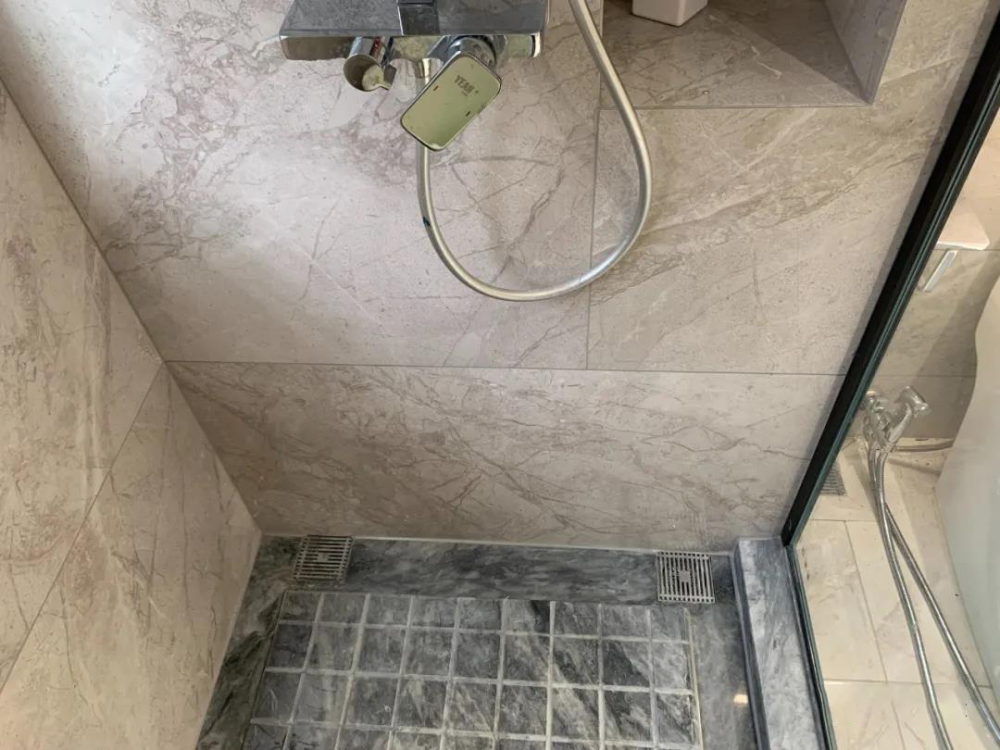 有了这5个淋浴房设计,想要一口气洗12个澡!