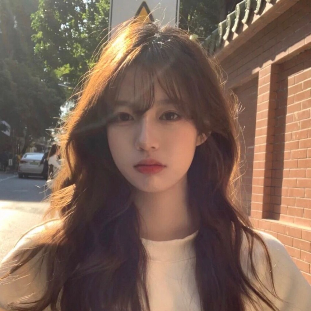 真人女生头像秋风吹到江村正黄昏寂寞梧桐夜雨不开门