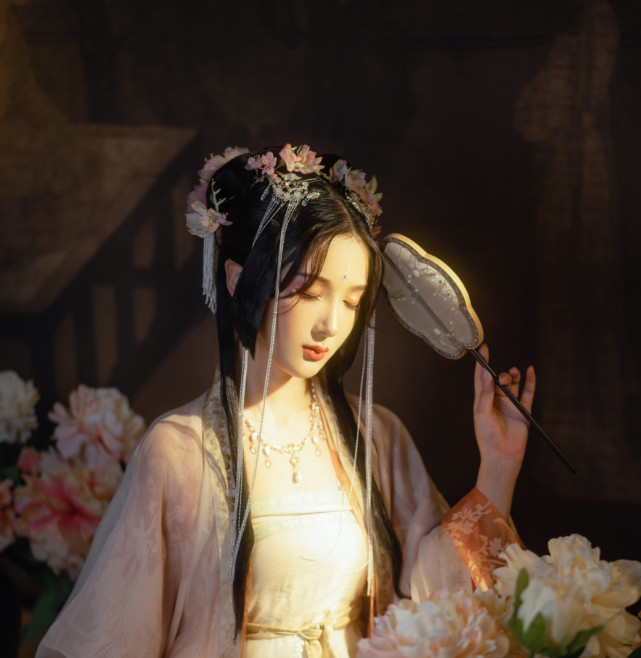 古风真人女生头像孤烟无垠万里沙幸能与你踏