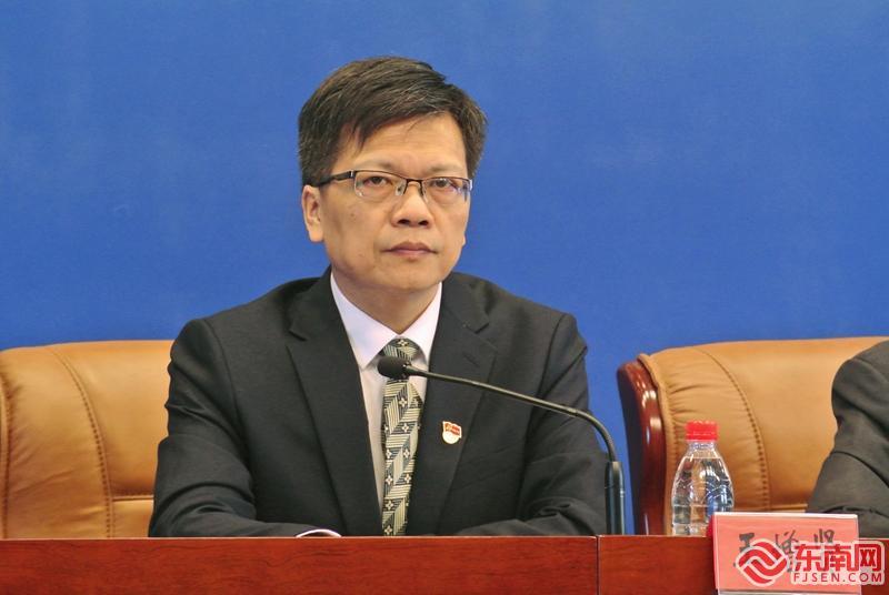 省交通厅党组成员,副厅长王增贤介绍一季度全省交通运输发展.