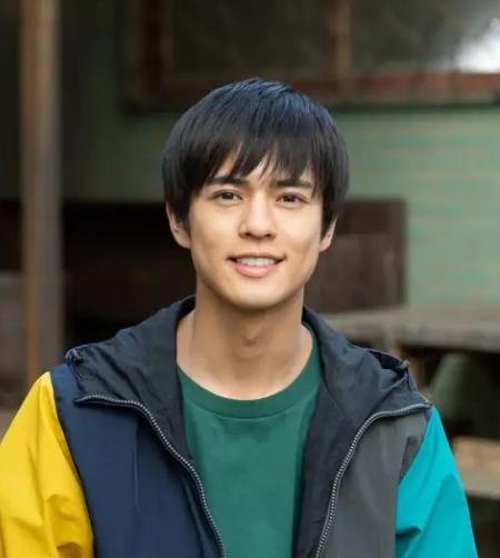 假面骑士时王主演出演新特摄短剧鹤野饰演父亲快进到父慈子孝