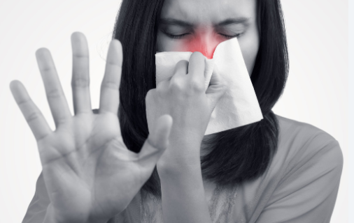 阿嚏!"过敏性鼻炎又犯了,真是难受!