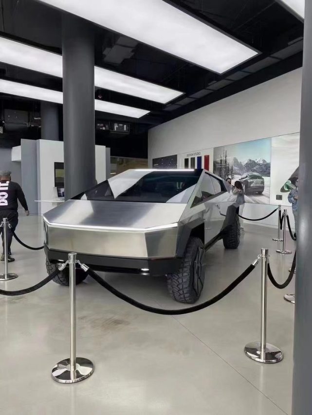 特斯拉cybertruck到店首批年内交付明年大批量生产