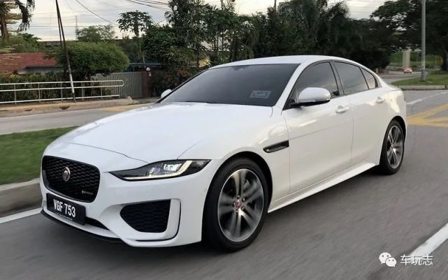 2021款捷豹xerdynamic300马力的紧凑型四门家轿