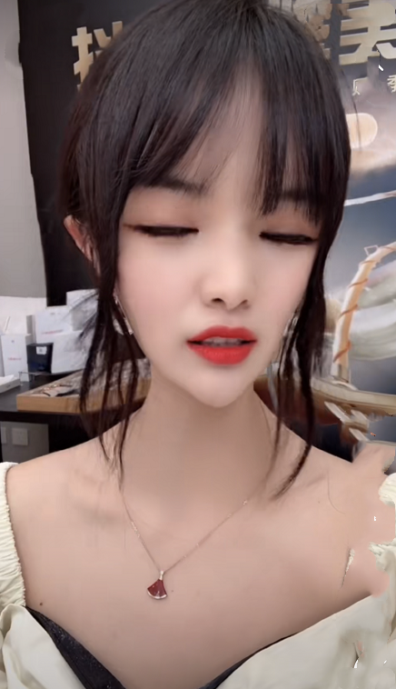 谁说网红滤镜是照妖镜看到薇娅直播间的张小斐以为看花了眼