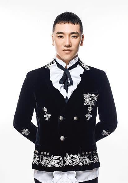 接替大衣哥上春晚王琪一夜爆红绝非偶然看看他妻子是谁