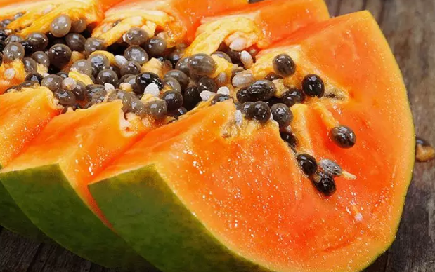 美味又营养百益果王,红心木瓜味道更甜更营养~树上自然挂熟的口感入口