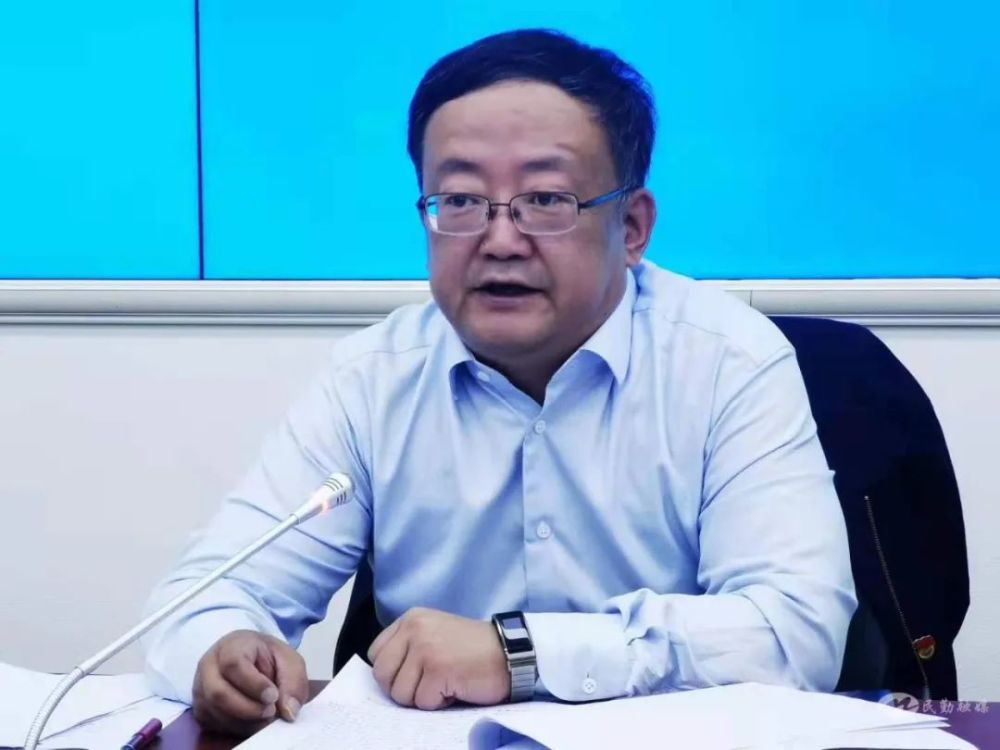 全县政法队伍教育整顿领导小组召开第四次会议李万权主持并讲话