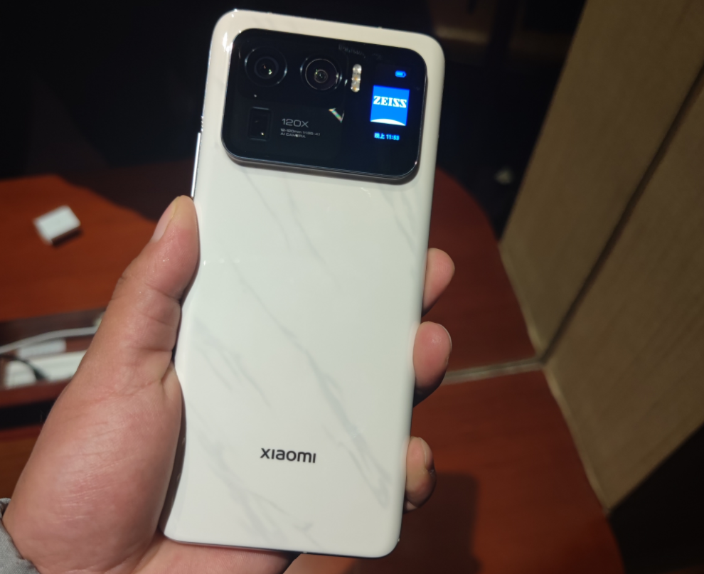 小米11 ultra的副屏彻底火了!雷军调研:是否支持加副屏?