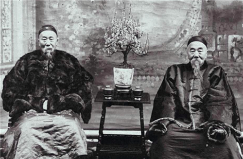 不论是李瀚章还是李鸿章,他们步步发家高升都与曾国藩有着很大的关系