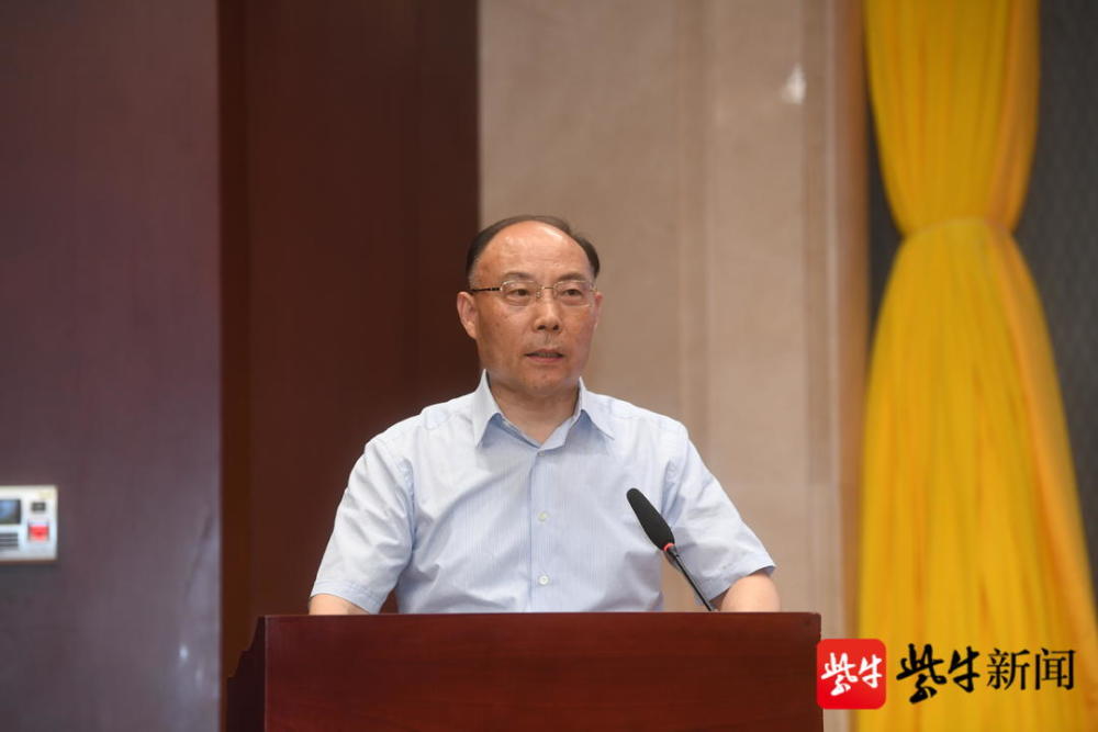 在会上,江苏省土木建筑学会城市轨道交通建设专委会主任张大春介绍:"