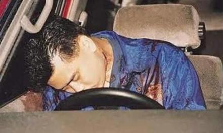 1992年,黄朗维打了梅艳芳,梅艳芳向陈岚求救,第二天黄朗维惨死