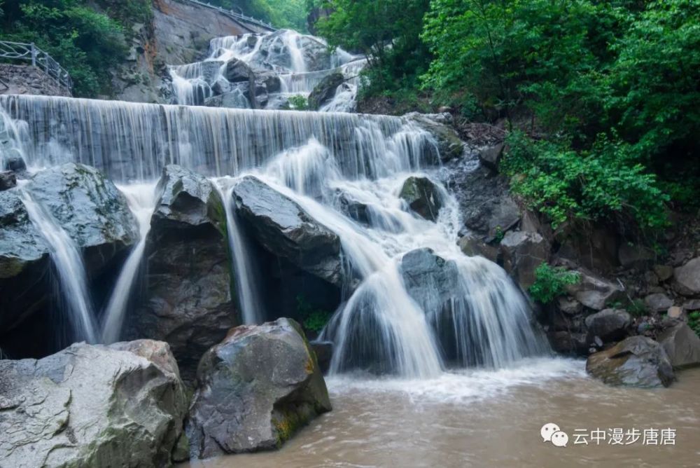 行走的风景——菳华大峡谷瀑布群漂流