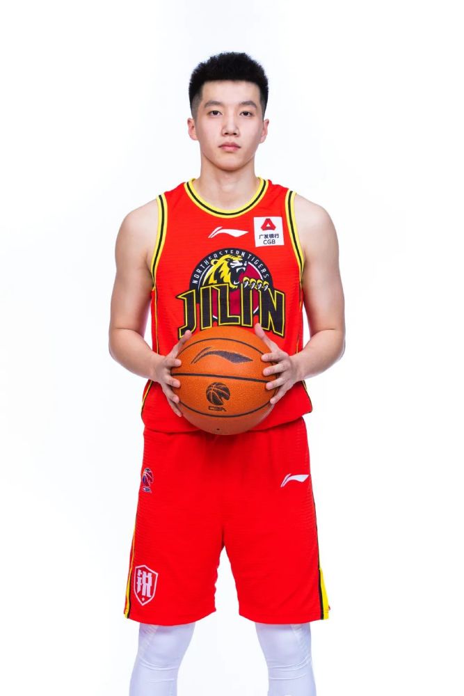 条顺190cm篮球体育生00年高大白净小狼狗这也太可了