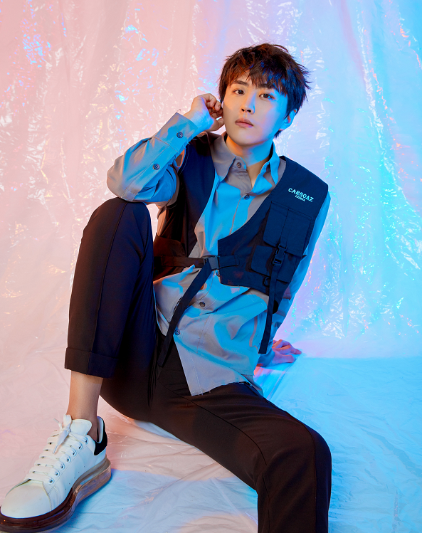 韩安旭虎牙首秀"史无前例",大哥一个都没来,黑粉刷屏要求上供_腾讯