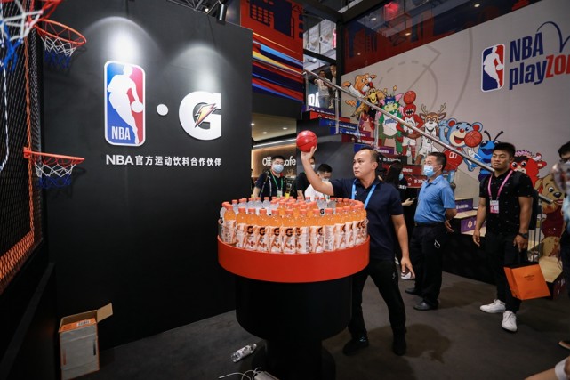 nba亮相首屆中國國際消費品博覽會,為球迷帶來別具特色的展示內容