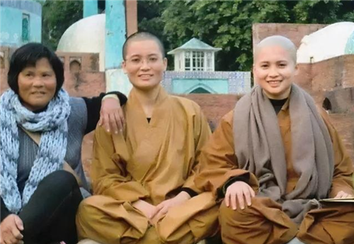 一家三姐妹,个个颜值出众,却都选择出家当尼姑,今两人已成住持_腾讯