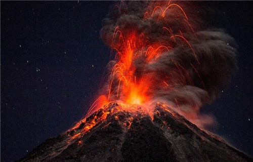 苏门答腊岛火山爆发图片