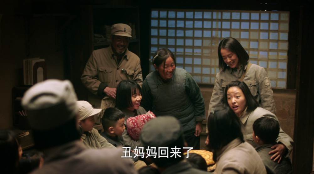 啊摇篮海清抱着孩子喊话李泽锋反对离婚