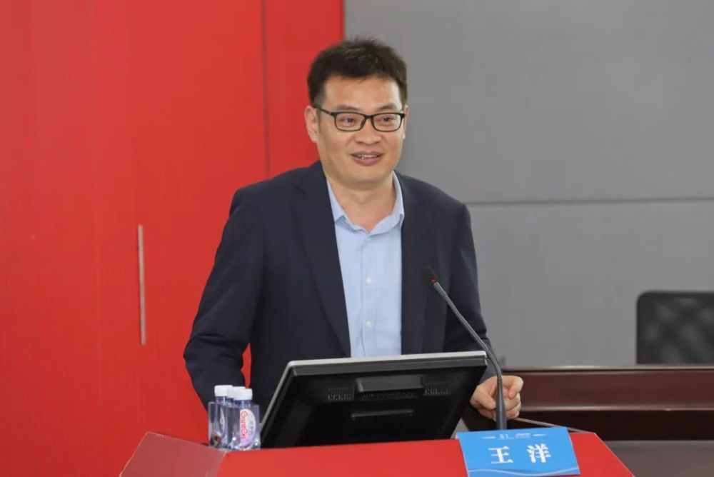 上海市教委教学研究室主任,上海市曹杨二中原校长王洋教授,英国斯旺西