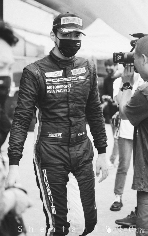 吴亦凡赛车直播,赛车手吴亦凡的冠军时刻.