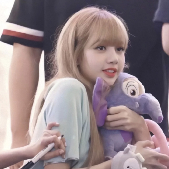 blackpinklisa绝美头像又辣又酷又可爱