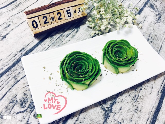 果中之王,牛油果,不仅养颜还"美颜"|西兰花|摆盘|火龙果|牛油果|水果