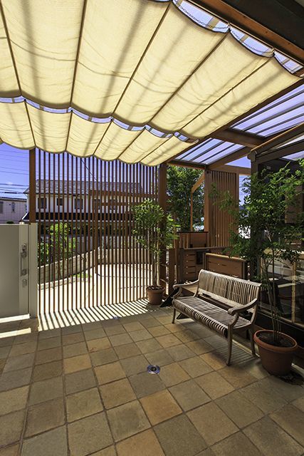 给小院廊架加一层遮阳布,2招立马变身遮阳棚,夏天再热也不怕