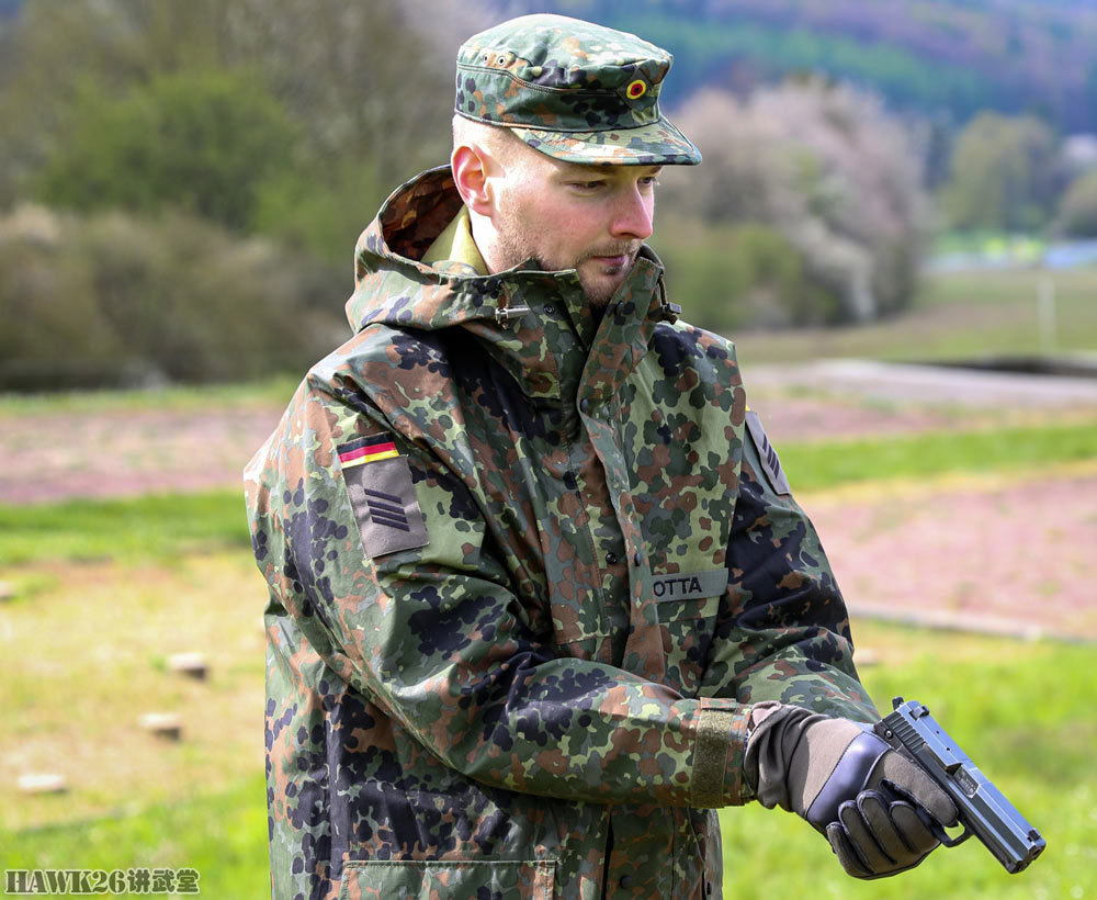 德军预备役士兵综合射击训练 老大爷操作mg3机枪 动作