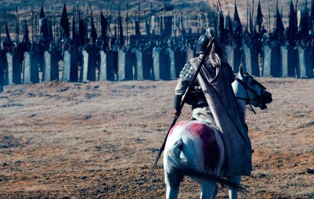 古代将领穿披风上战场是为耍帅?当然不是,作用比你想象的大多了